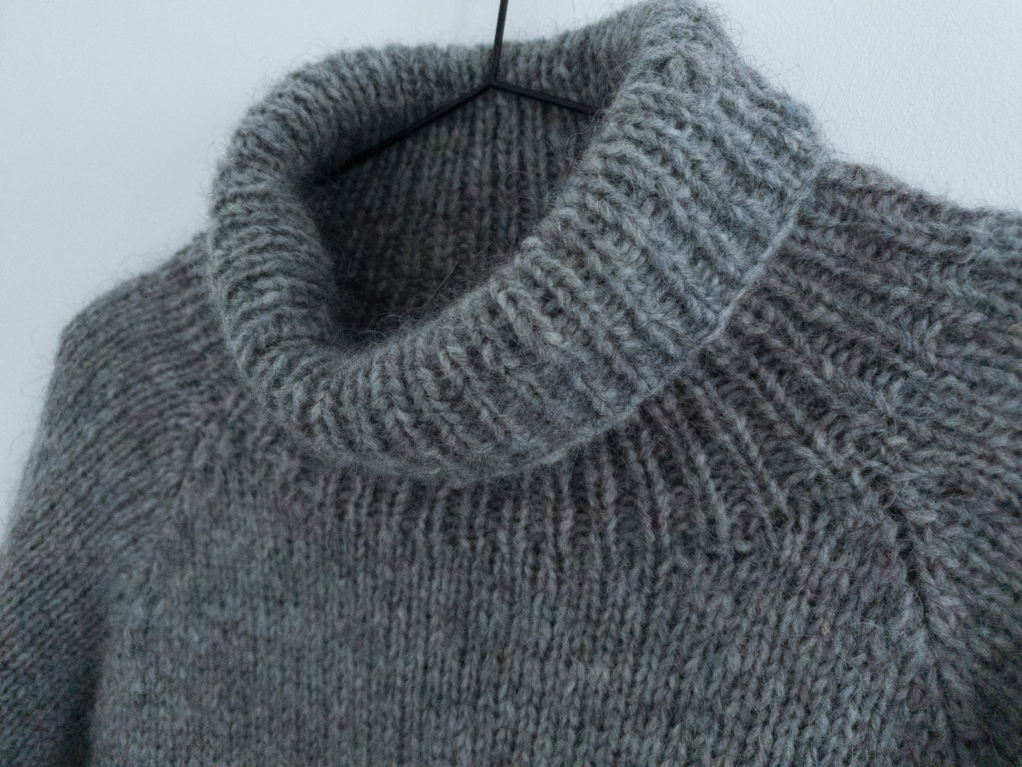Lo·ki (Loki) Raglan Sweater - Knitting Pattern