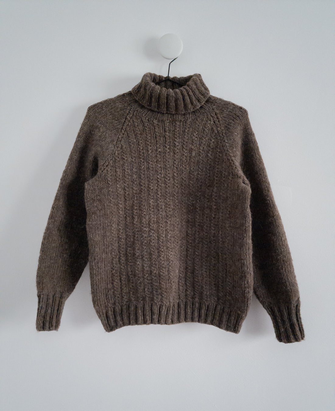 Fisherman's Raglan Sweater - Knitting Pattern – Woodlandsknits