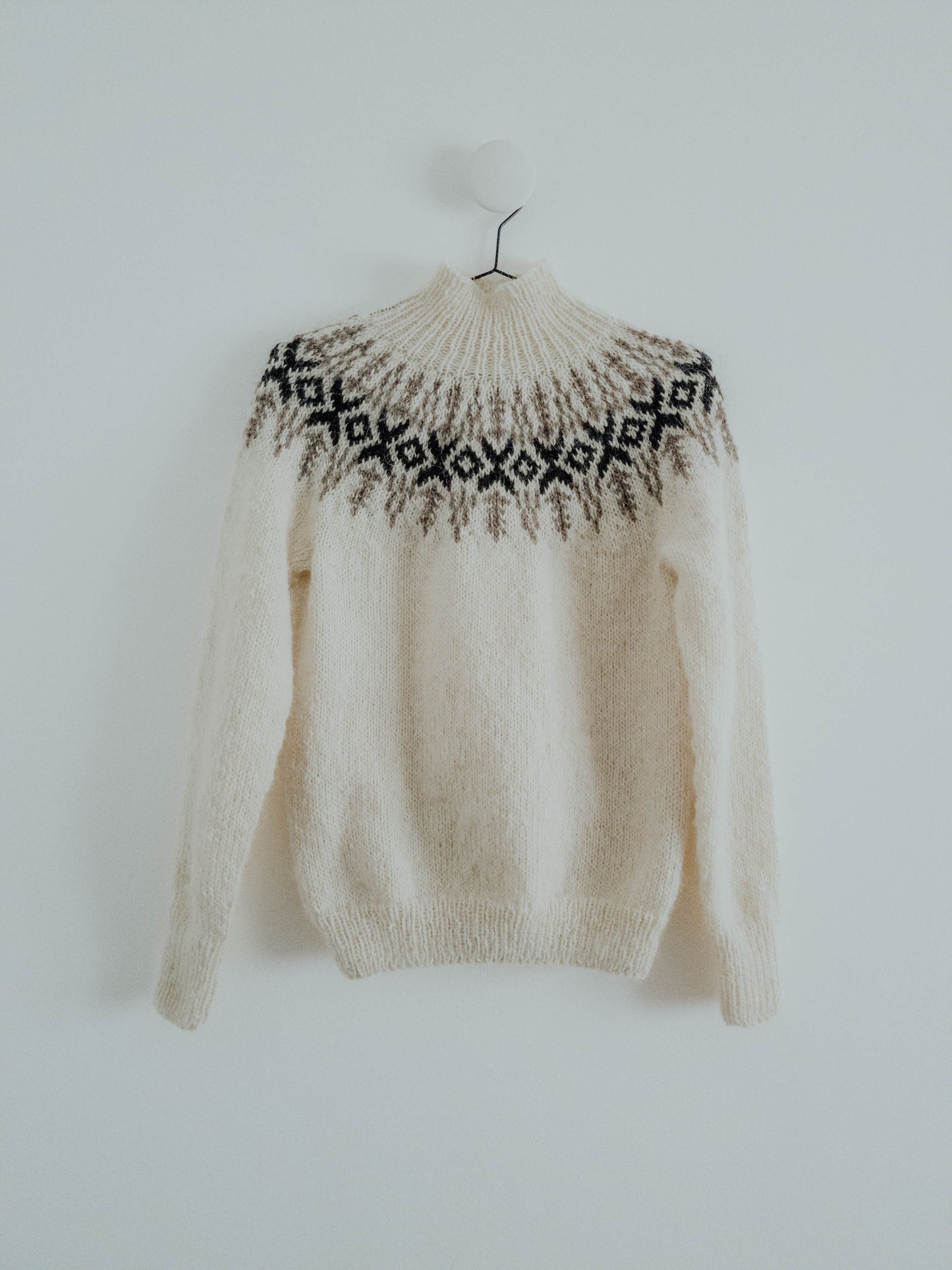 Fjelltur Lite Sweater - Knitting Pattern