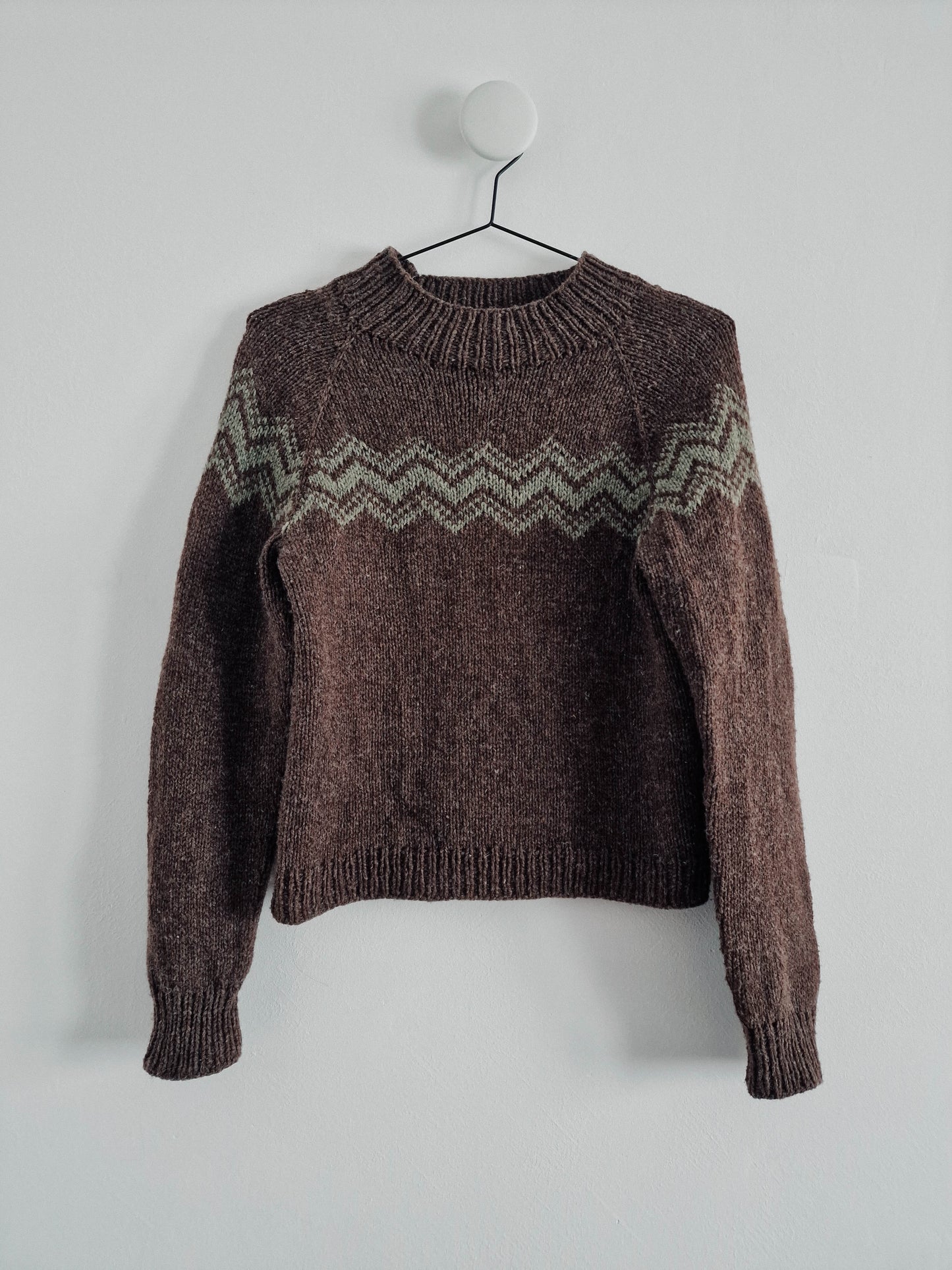 Colourwaves Raglan Sweater - Knitting Pattern – Woodlandsknits